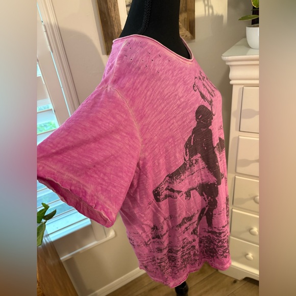 Magnolia Pearl
Magnolia Pearl Lifesurfer T in Allium top 1507 - Picture 5 of 11